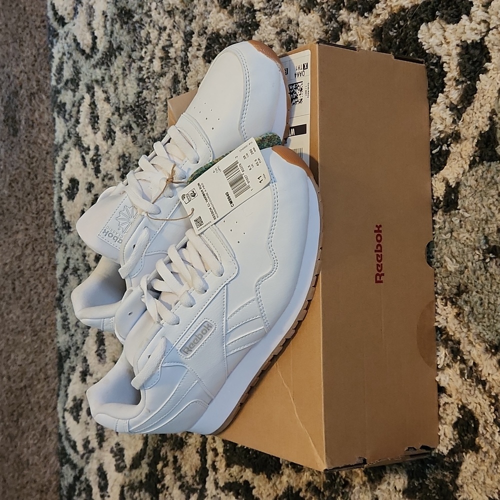 Men's bran new all white Reebox